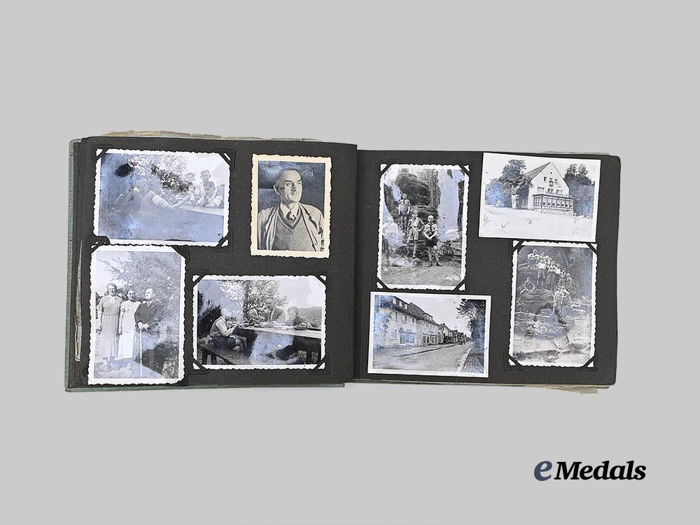 germany,_heer._the_photo_album,_awards,_and_insignia_of_wolfgang_schulz,_qualified_helmsman_e_medals__g63573_6