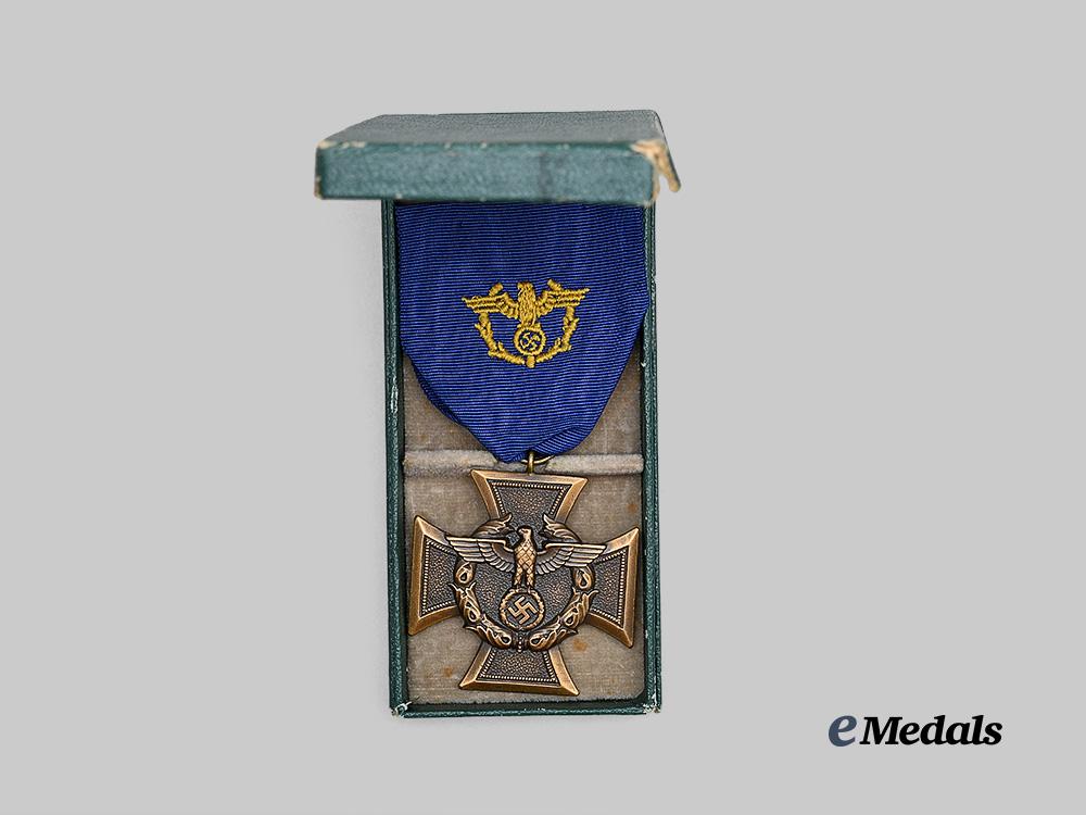 germany,_third_reich._a_mint_customs_and_border_service_decoration,_with_case_e_medals__g63584_3