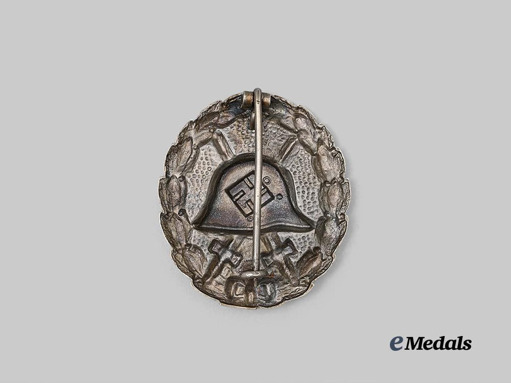 germany,_wehrmacht._a_silver_grade_wound_badge,_first_pattern,_organized_dot_variant_e_medals__g63585_3