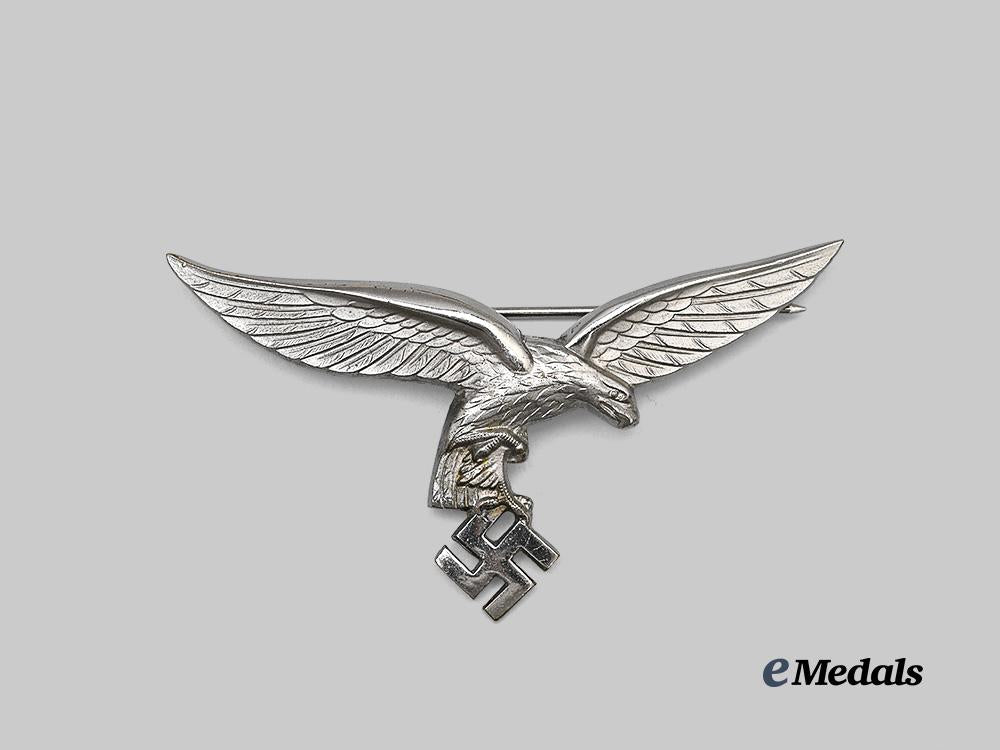 germany,_luftwaffe._a_mint_officer’s_summer_uniform_breast_eagle,_first_pattern_e_medals__g63593_2