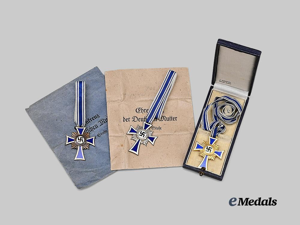 germany,_third_reich._a_lot_of_honour_cross_of_the_german_mother,_all_grades,_with_cases_and_packages_e_medals__g63598_3
