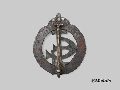 hesse-_darmstadt,_grand_duchy._a_war_honour_decoration_in_iron_e_medals__g63602_3