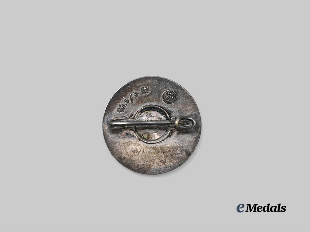 germany,_n_s_d_a_p._a_rare_membership_badge,_by_petz&_lorenz_e_medals__g63604_3