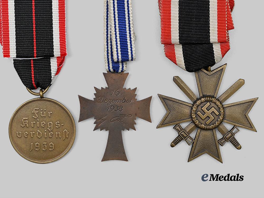 germany,_third_reich._a_lot_of_awards_for_military_and_civil_service_e_medals__g63607_6