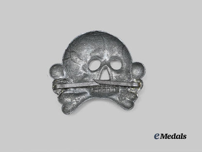 germany,_s_s._a_visor_cap_totenkopf_insingia,_first_pattern_e_medals__g63609_3