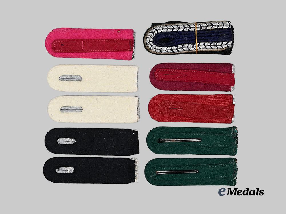 germany,_third_reich._a_mixed_lot_of_shoulder_boards_e_medals__g63613_3