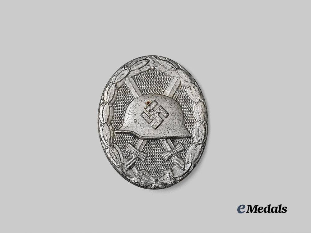 germany,_wehrmacht._a_silver_grade_wound_badge,_with_partial_case,_by_wilhelm_deumer_e_medals__g63614_3