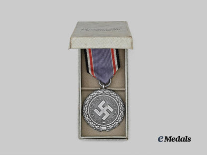 germany,_third_reich._a_mint_air_defence_honour_decoration,_i_i_class,_with_case_e_medals__g63621_3