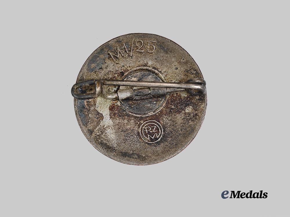 germany,_n_s_d_a_p._a_membership_badge,_by_rudolf_reiling_e_medals__g63625_3
