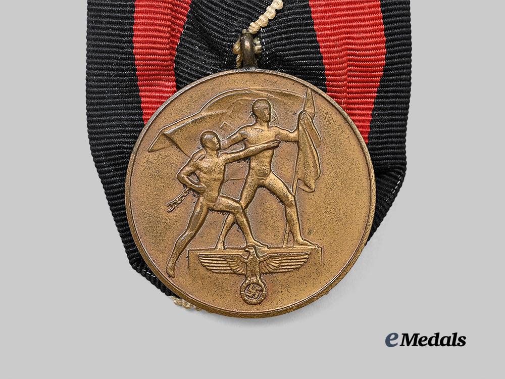 germany,_third_reich._a_sudetenland_medal,_on_parade_mount_e_medals__g63626_3