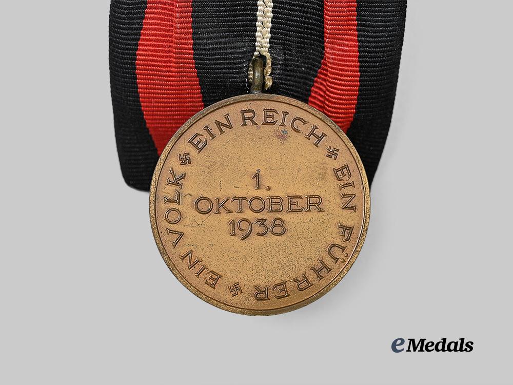germany,_third_reich._a_sudetenland_medal,_on_parade_mount_e_medals__g63626_5
