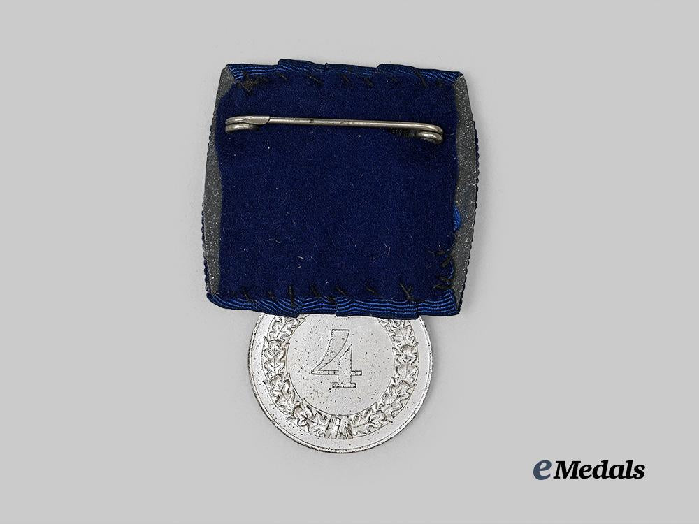 germany,_wehrmacht._a_long_service_award,_i_v_class_for_years,_on_parade_mount_e_medals__g63628_4