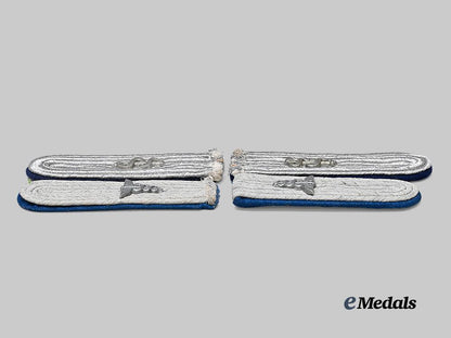 germany,_wehrmacht._a_lot_of_medical_personnel_shoulder_boards_for_leutnant_ranks_e_medals__g63630_4
