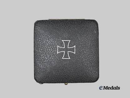 germany,_wehrmacht._a1939_iron_cross_i_class,_non-_magnetic_variant_with_case,_souval/_orth_crossover_e_medals__g63631_2