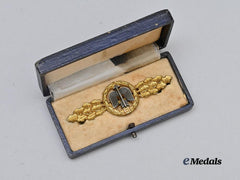 Germany, Luftwaffe. A Short-Range Fighter Clasp, Gold Grade with Case, by C.E. Juncker