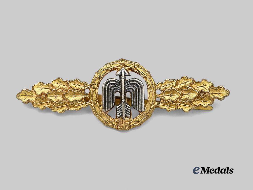 germany,_luftwaffe._a_short-_range_fighter_clasp,_gold_grade_with_case,_by_c._e._juncker_e_medals__g63634_4