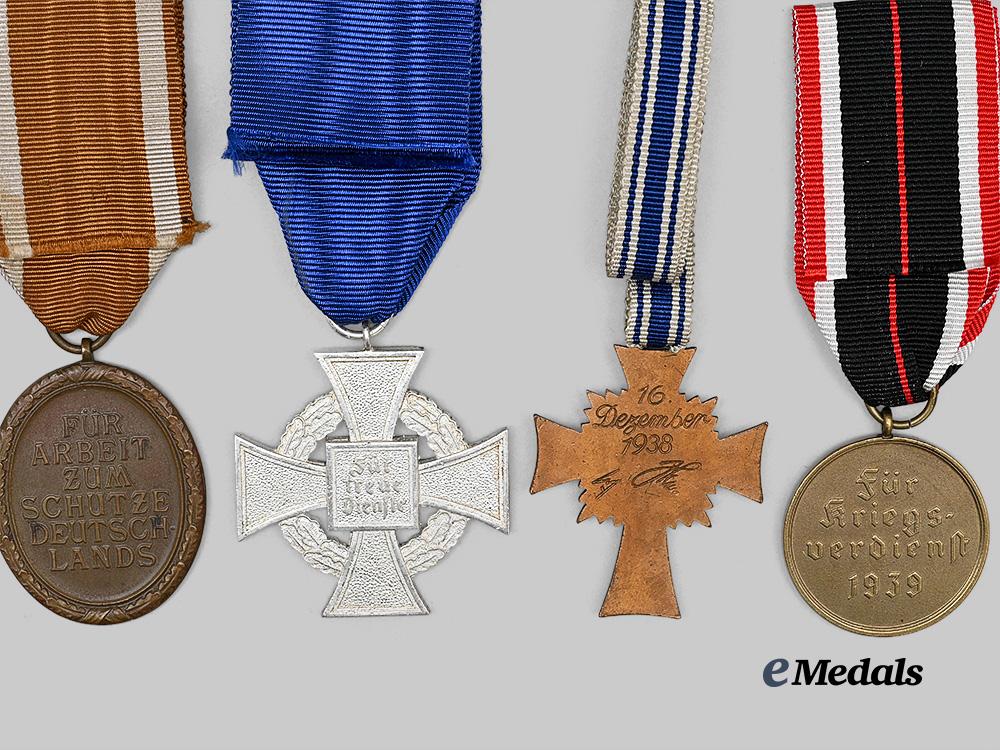 germany,_third_reich._a_mixed_lot_of_awards_for_military_and_civil_service_e_medals__g63635_6