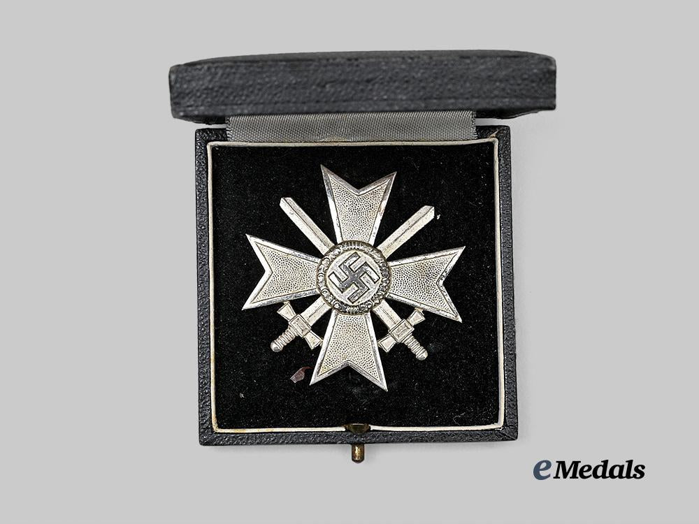 germany,_wehrmacht._a_war_merit_cross_i_class,_with_swords_and_case,_by_wilhelm_deumer_e_medals__g63637_3