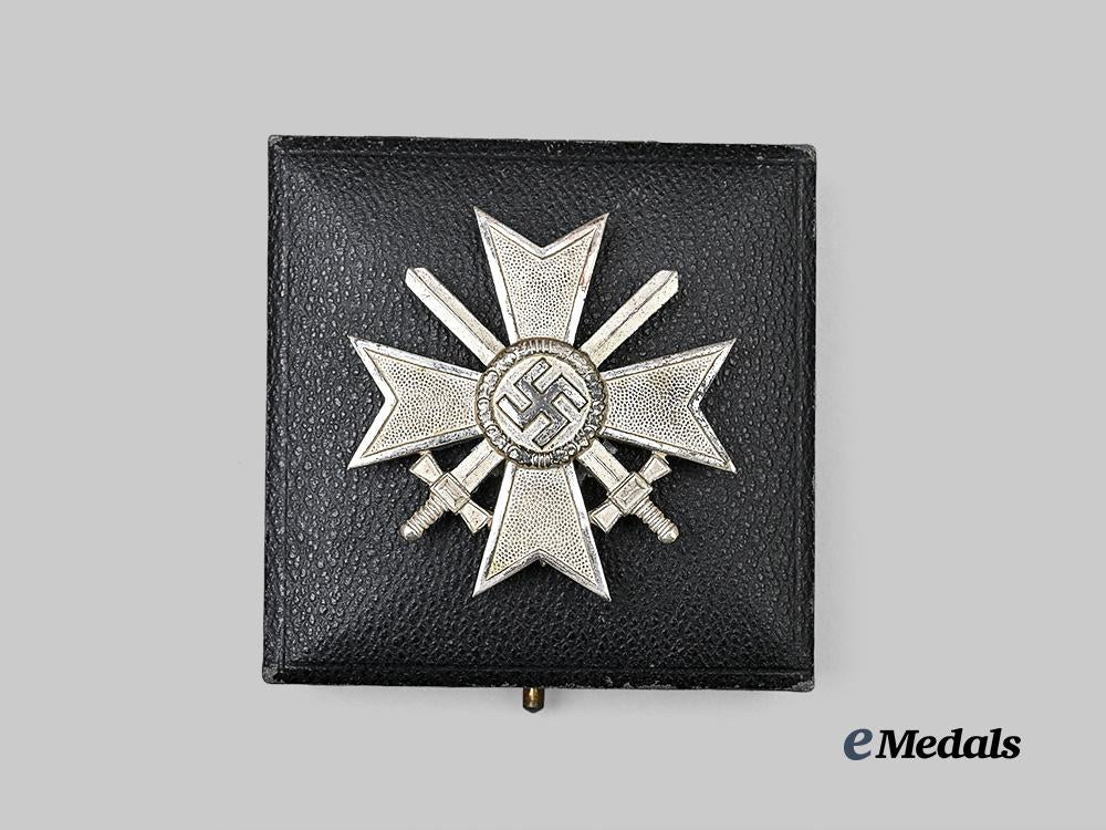 germany,_wehrmacht._a_war_merit_cross_i_class,_with_swords_and_case,_by_wilhelm_deumer_e_medals__g63637_4