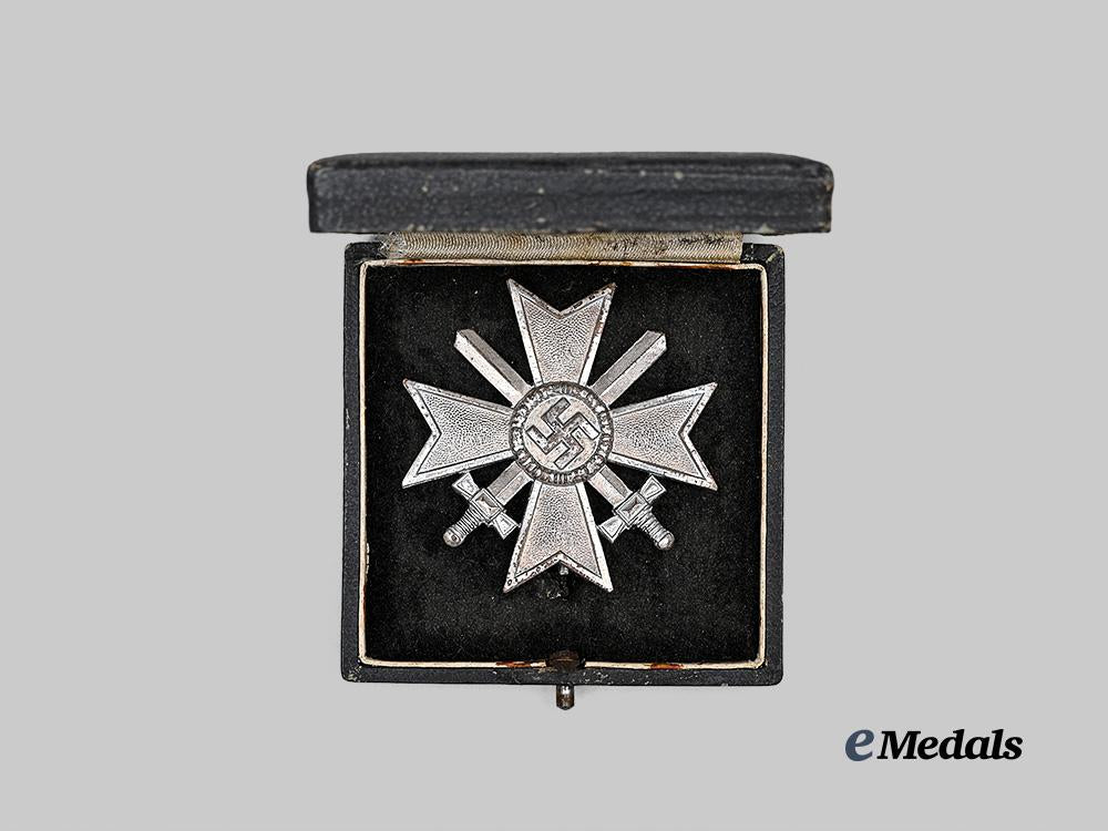 germany,_wehrmacht._a_war_merit_cross_i_class,_with_swords_and_case,_l15_variant_e_medals__g63639_3