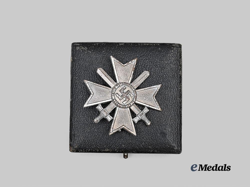 germany,_wehrmacht._a_war_merit_cross_i_class,_with_swords_and_case,_l15_variant_e_medals__g63639_4
