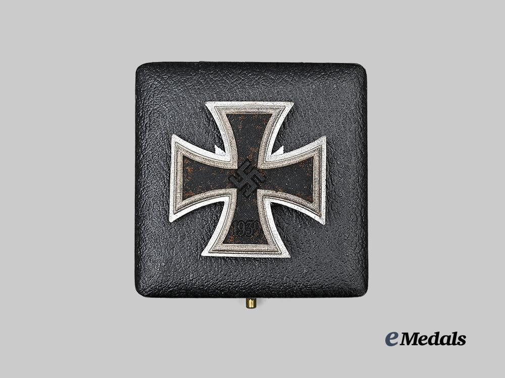 germany,_wehrmacht._a1939_iron_cross_i_class,_with_case,_double-_marked_example_by_c._f._zimmermann_e_medals__g63642_6