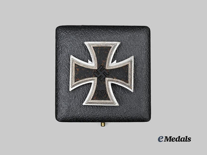germany,_wehrmacht._a1939_iron_cross_i_class,_with_case,_double-_marked_example_by_c._f._zimmermann_e_medals__g63642_6