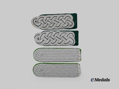 germany,_wehrmacht._a_mixed_lot_of_shoulder_boards_for_officer_ranks_e_medals__g63644_2