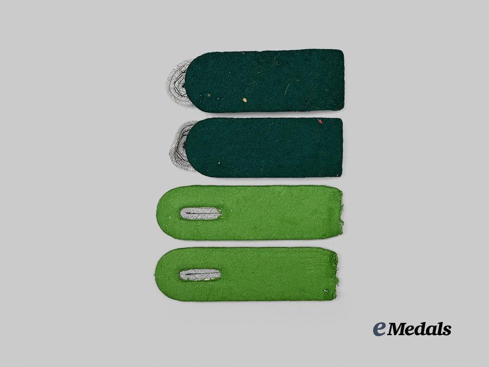 germany,_wehrmacht._a_mixed_lot_of_shoulder_boards_for_officer_ranks_e_medals__g63644_3