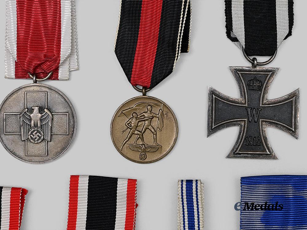 germany,_third_reich._a_mixed_lot_of_awards_for_military_and_civil_service_e_medals__g63646_12
