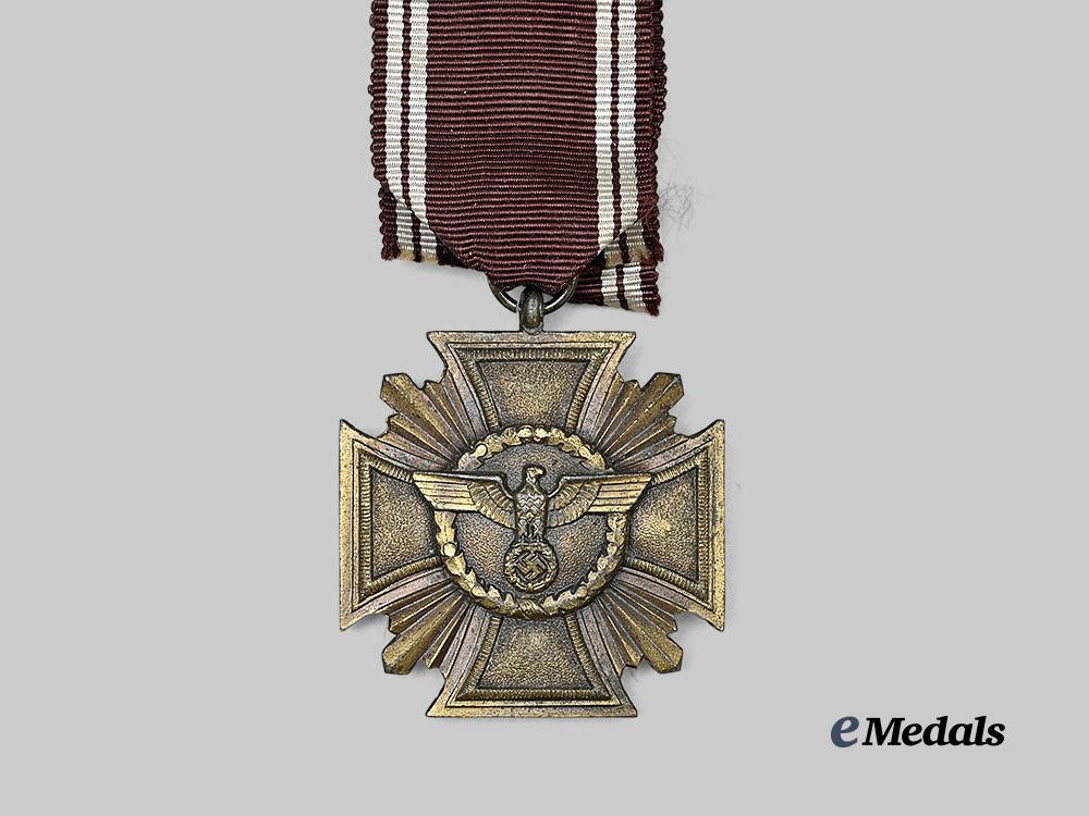 germany,_n_s_d_a_p._a_long_service_award,_i_i_i_class_for10_years,_three-_piece_heavy_variant_with_case_e_medals__g63647_6