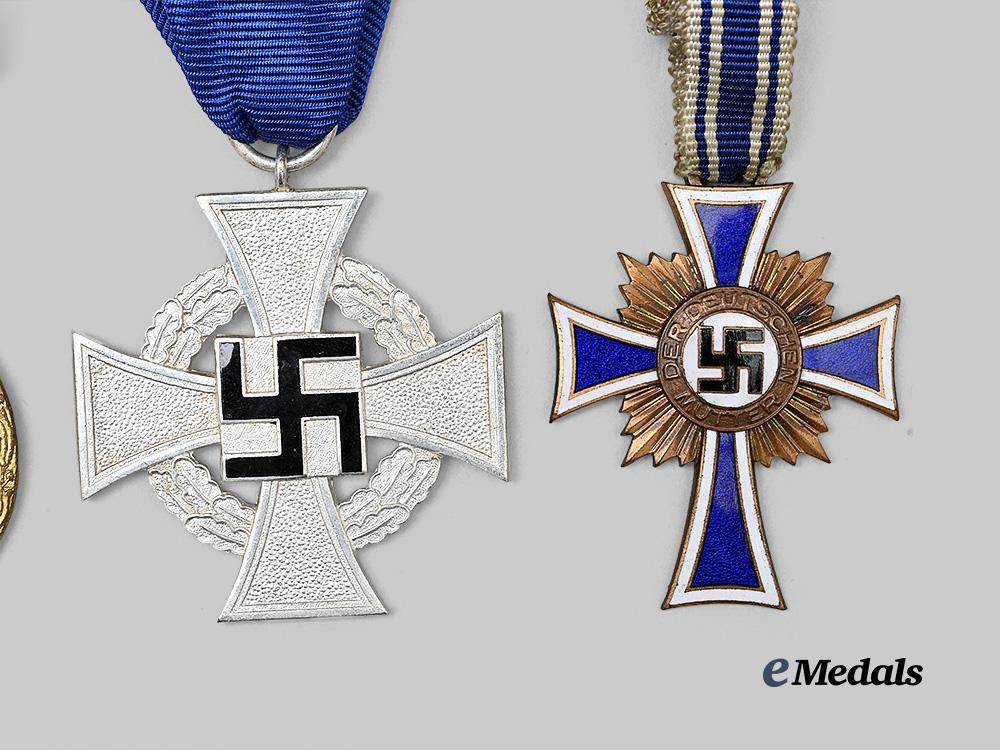germany,_third_reich._a_mixed_lot_of_awards_for_military_and_civil_service_e_medals__g63650_3