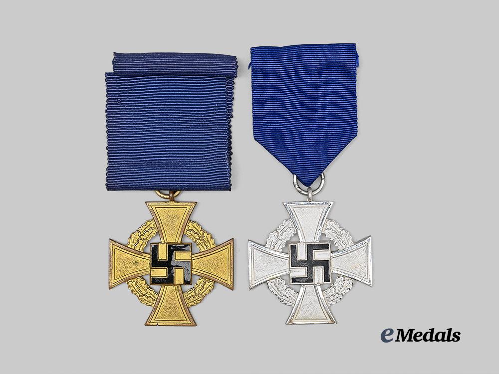 germany,_third_reich._a_pair_of_civil_service_long_service_awards,_for25_and40_years,_with_cases_e_medals__g63653_5
