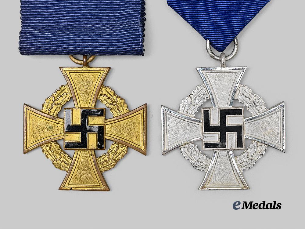 germany,_third_reich._a_pair_of_civil_service_long_service_awards,_for25_and40_years,_with_cases_e_medals__g63653_6