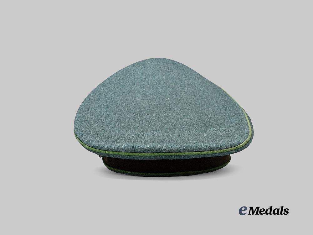 germany,_ordnungspolizei._a_schutzpolizei_visor_cap_for_officer_ranks_e_medals__g63653_7