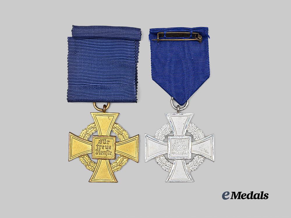 germany,_third_reich._a_pair_of_civil_service_long_service_awards,_for25_and40_years,_with_cases_e_medals__g63653_7