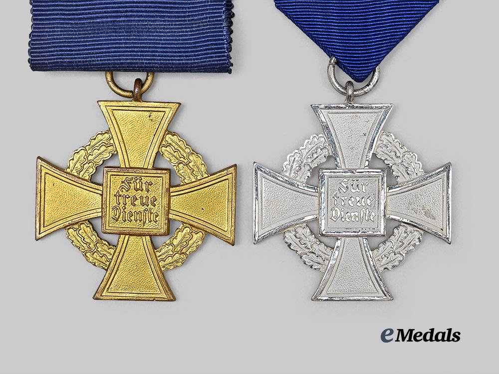 germany,_third_reich._a_pair_of_civil_service_long_service_awards,_for25_and40_years,_with_cases_e_medals__g63653_8