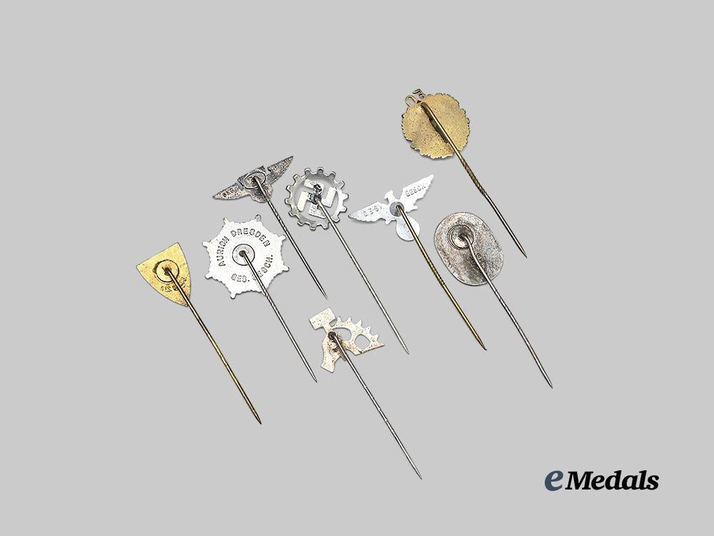 germany,_third_reich._a_lot_of_membership_stick_pins_for_labour,_veteran,_and_air_defence_personnel_e_medals__g63664_4