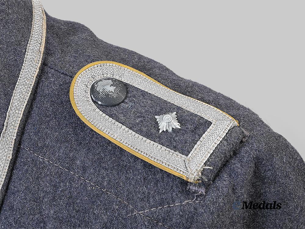 germany,_luftwaffe._a_flight_personnel/_fallschirmjäger_technical_specialist_feldwebel_service_tunic,_late-_war_example_e_medals__g63666_11