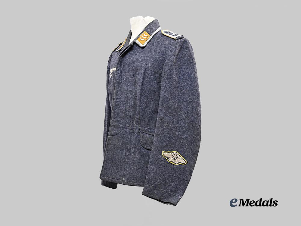 germany,_luftwaffe._a_flight_personnel/_fallschirmjäger_technical_specialist_feldwebel_service_tunic,_late-_war_example_e_medals__g63666_4