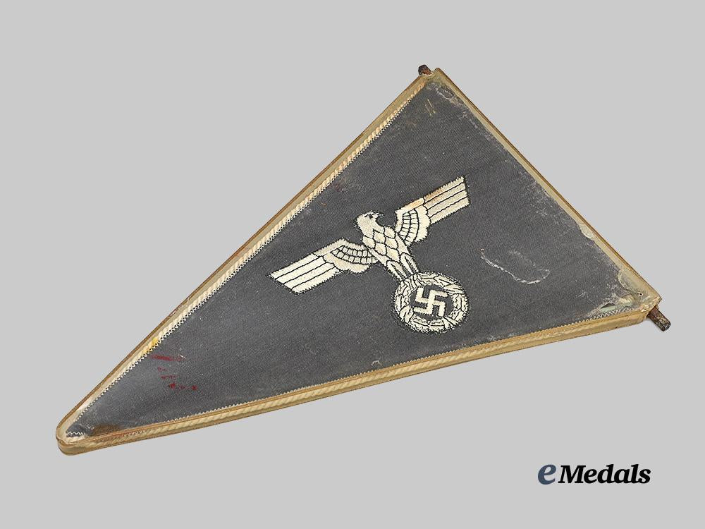 germany,_heer._an_officer’s_staff_car_fender_pennant_e_medals__g63669_5