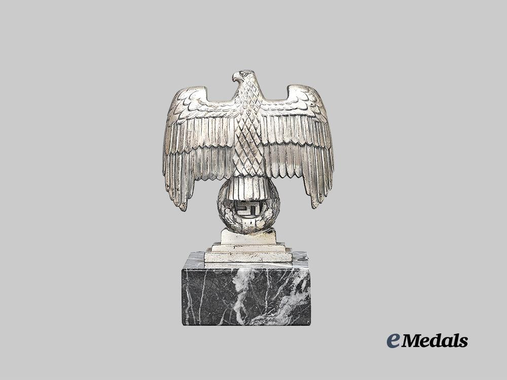 germany,_third_reich._a_patriotic_desk_eagle_e_medals__g63675_5