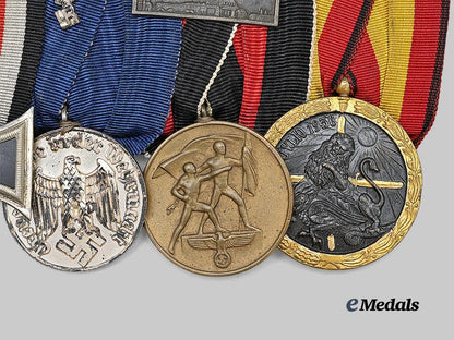 germany,_luftwaffe._a_medal_bar_for_second_world_war_and_condor_legion_service,_with_ribbon_bar_e_medals__g63679_3