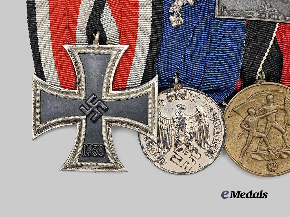 germany,_luftwaffe._a_medal_bar_for_second_world_war_and_condor_legion_service,_with_ribbon_bar_e_medals__g63679_4