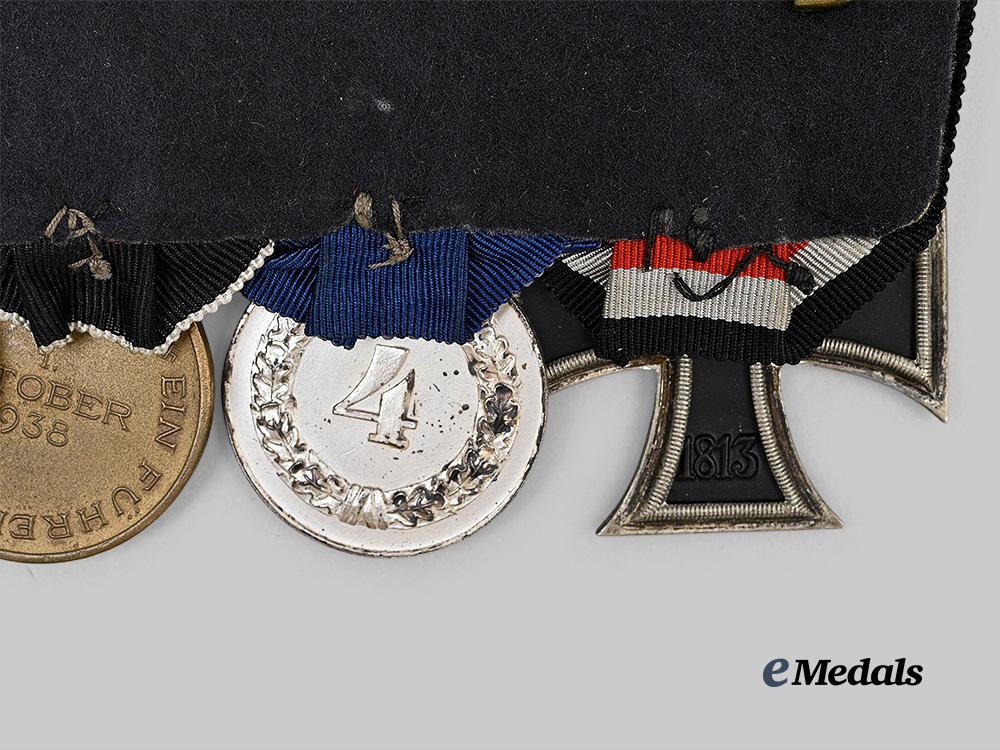 germany,_luftwaffe._a_medal_bar_for_second_world_war_and_condor_legion_service,_with_ribbon_bar_e_medals__g63679_7