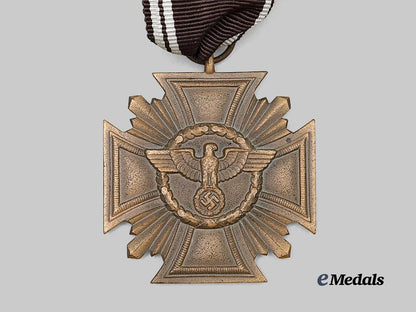 germany,_n_s_d_a_p._a_long_service_award,_i_i_i_class_for10_years_with_case,_by_wilhelm_deumer_e_medals__g63682_6