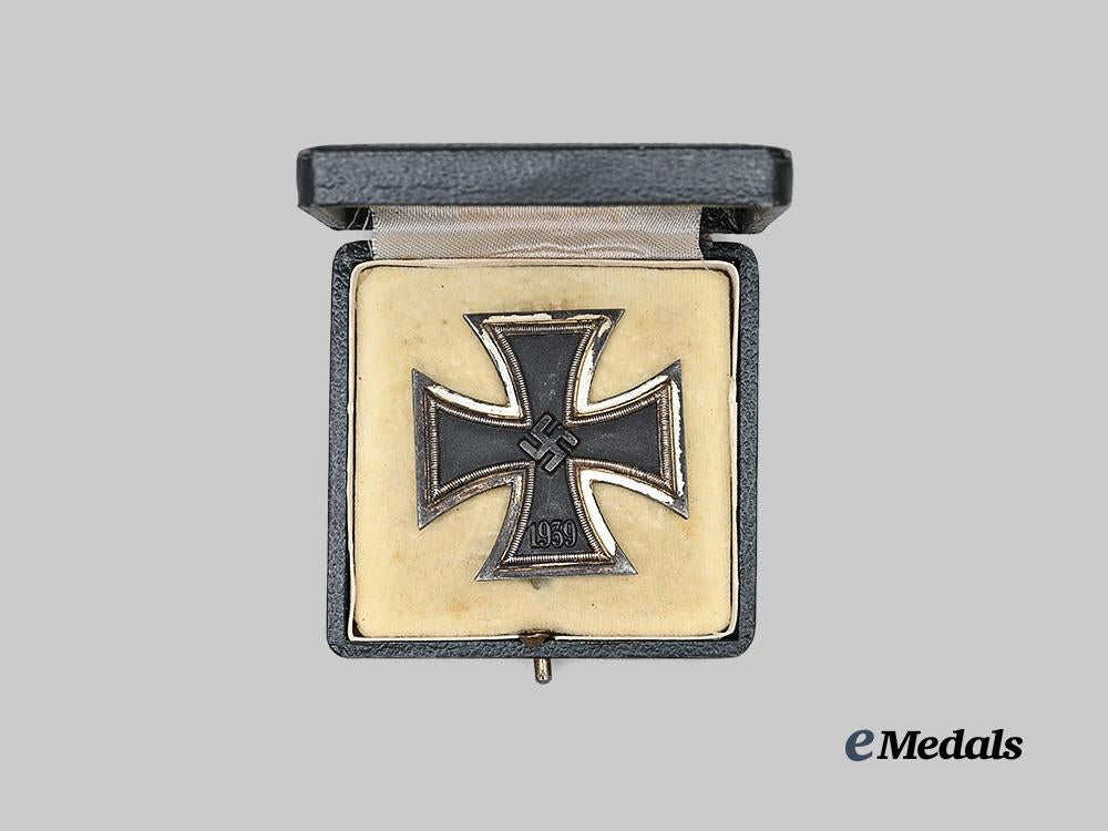 germany,_wehrmacht._a1939_iron_cross_i_class,_with_case,_by_wächtler&_lange_e_medals__g63685_3