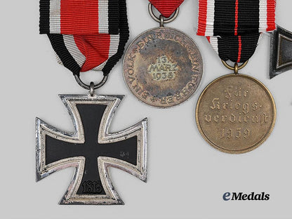germany,_third_reich._a_lot_of_awards_for_military_and_civil_service_e_medals__g63686_8