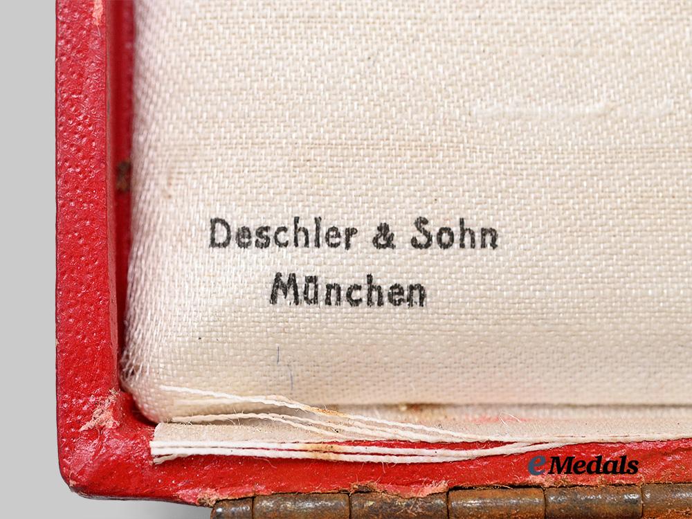germany,_third_reich._a_civil_service_long_service_award,_special_grade_for50_years_with_case,_by_deschler&_sohn_e_medals__g63687_4