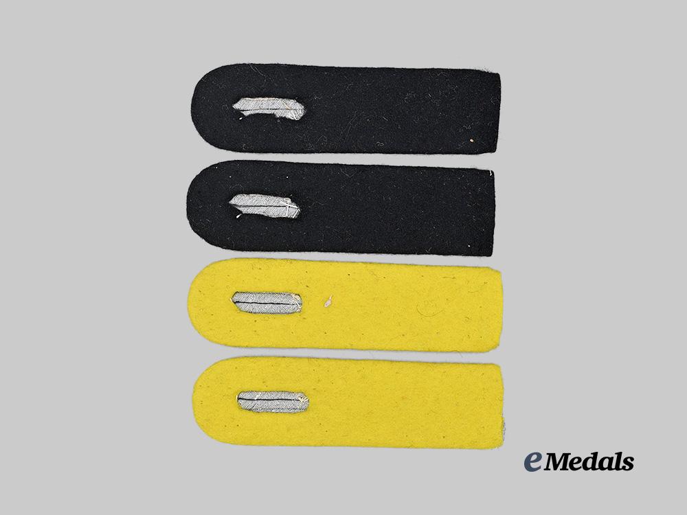 germany,_heer._a_lot_of_shoulder_boards_for_leutnant_ranks,_signals_and_engineer_issue_e_medals__g63691_3